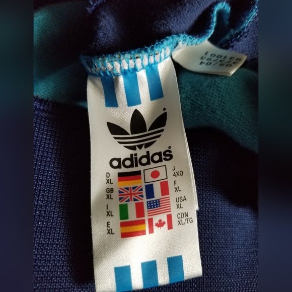 Adidas jacket. Unisex - Picture 4 of 5